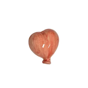 Magnete a forma di cuore decorato rosso