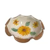 Piatto in ceramica con bordo smerlato e girasoli dipinti a mano - foto 1